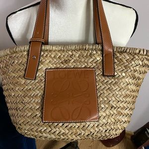 Loewe straw tote small
